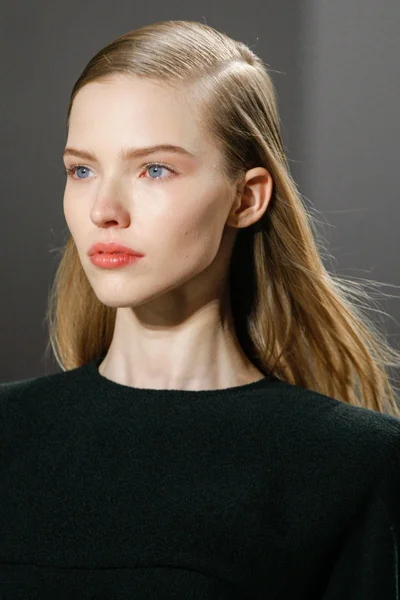 Look 18
